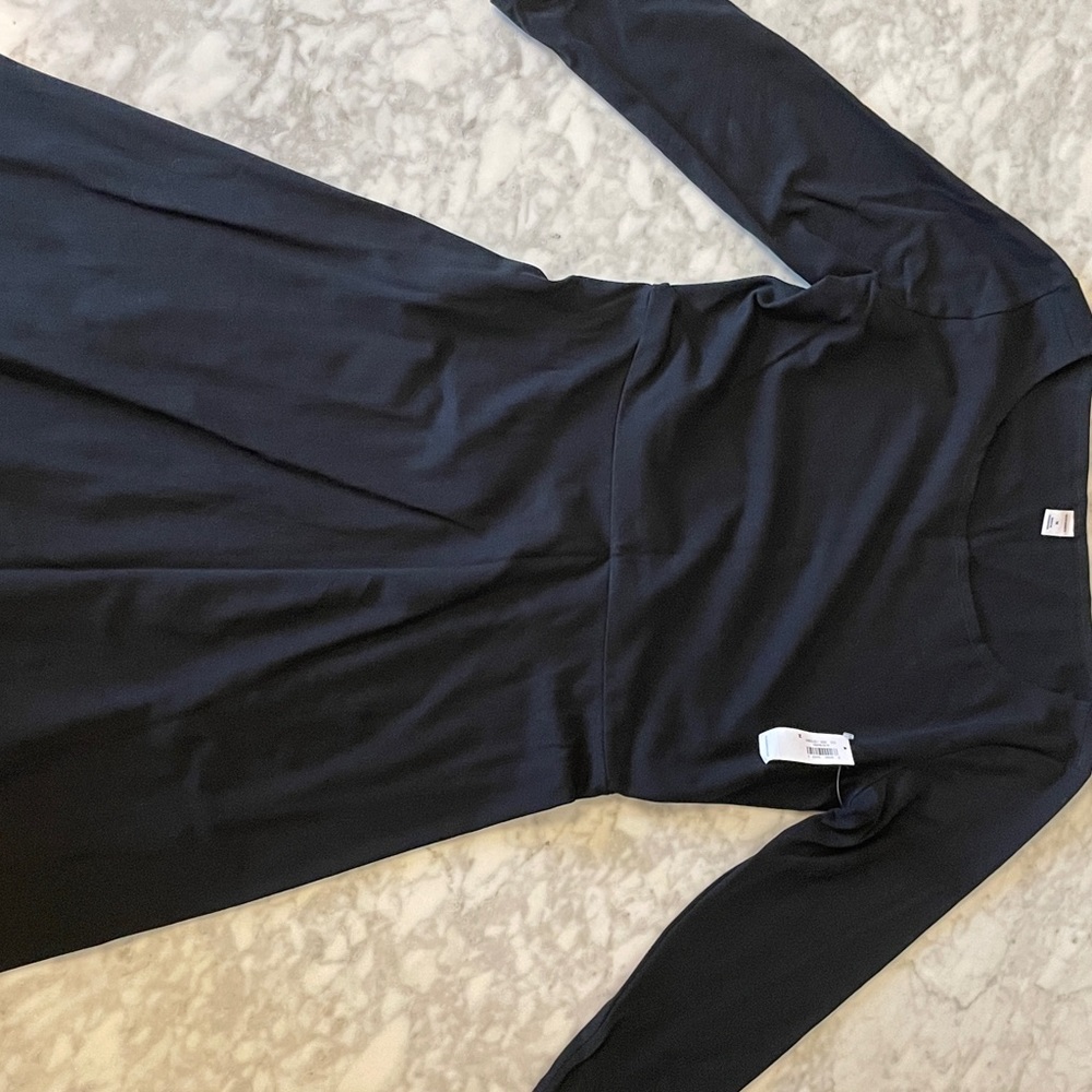 NWT OLD NAVY DRESS IN SIZE MEDIUM.